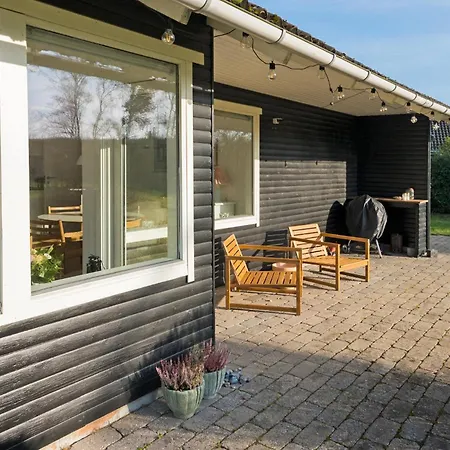 3 Bedroom Gorgeous In Casa vacanze Stege