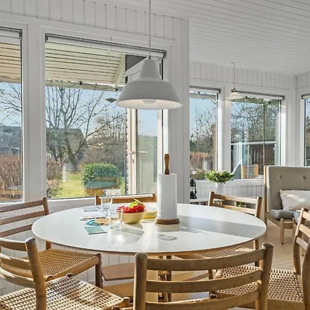 3 Bedroom Gorgeous In * Stege