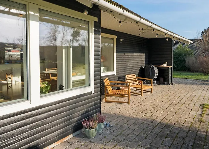 3 Bedroom Gorgeous In Holiday home Stege