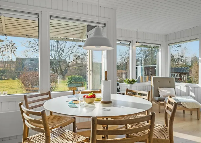 3 Bedroom Gorgeous In * Stege