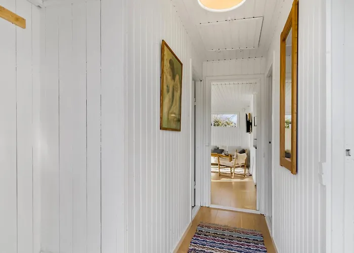 3 Bedroom Gorgeous In * Stege