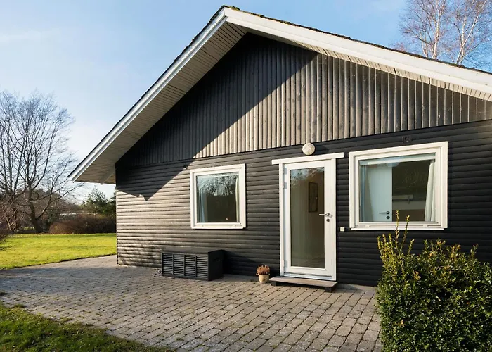 3 Bedroom Gorgeous In Stege
